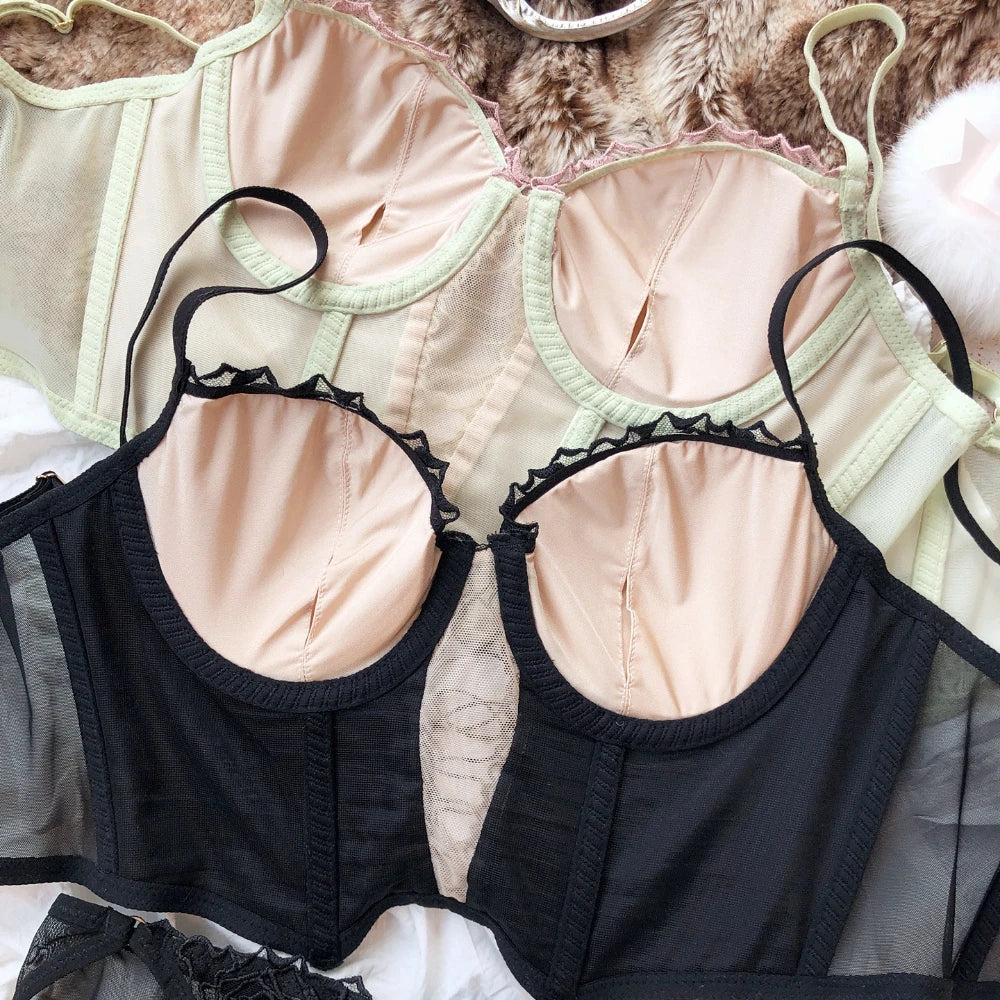 Fashion Women Underwear Set French Sexy Ultra Thin Tight Bra Summer Hollow Bras Lace Embroidery Lingerie Panties Intimates Set